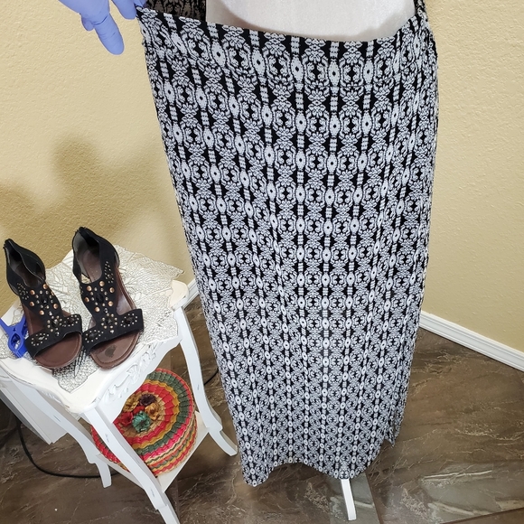 Maurice's Tribal Print Maxi Skirt sz L - Picture 8 of 8